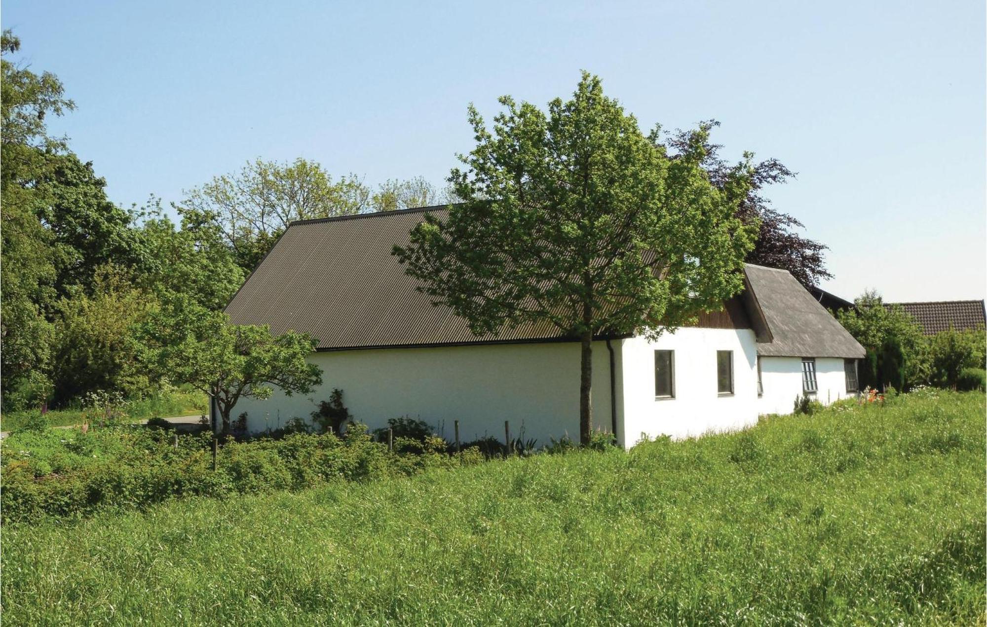 1 Bedroom Cozy Home In Simrishamn Gladsax エクステリア 写真
